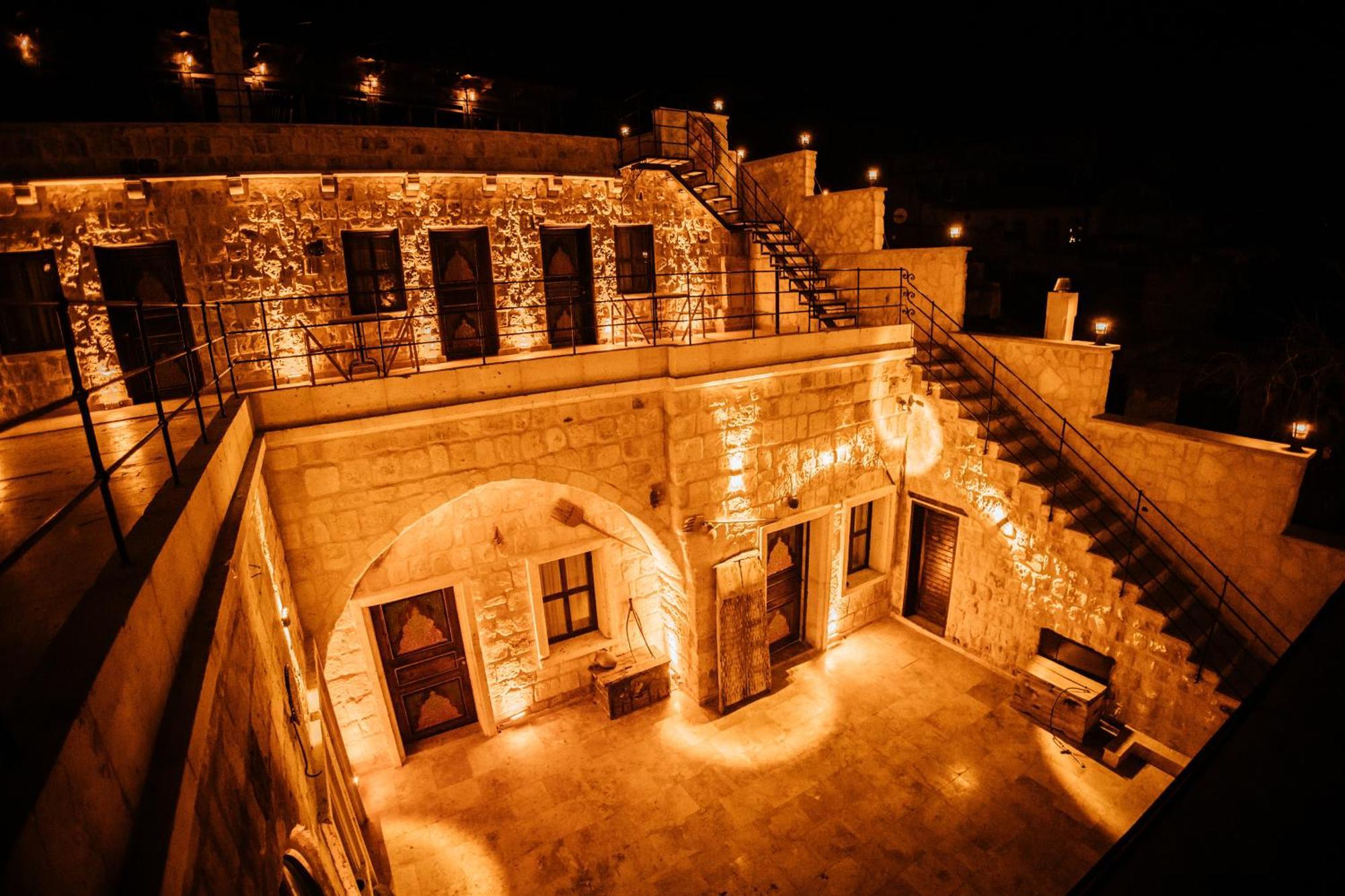 לינה וארוחת בוקר אורגופ Vanessa Cave House מראה חיצוני תמונה