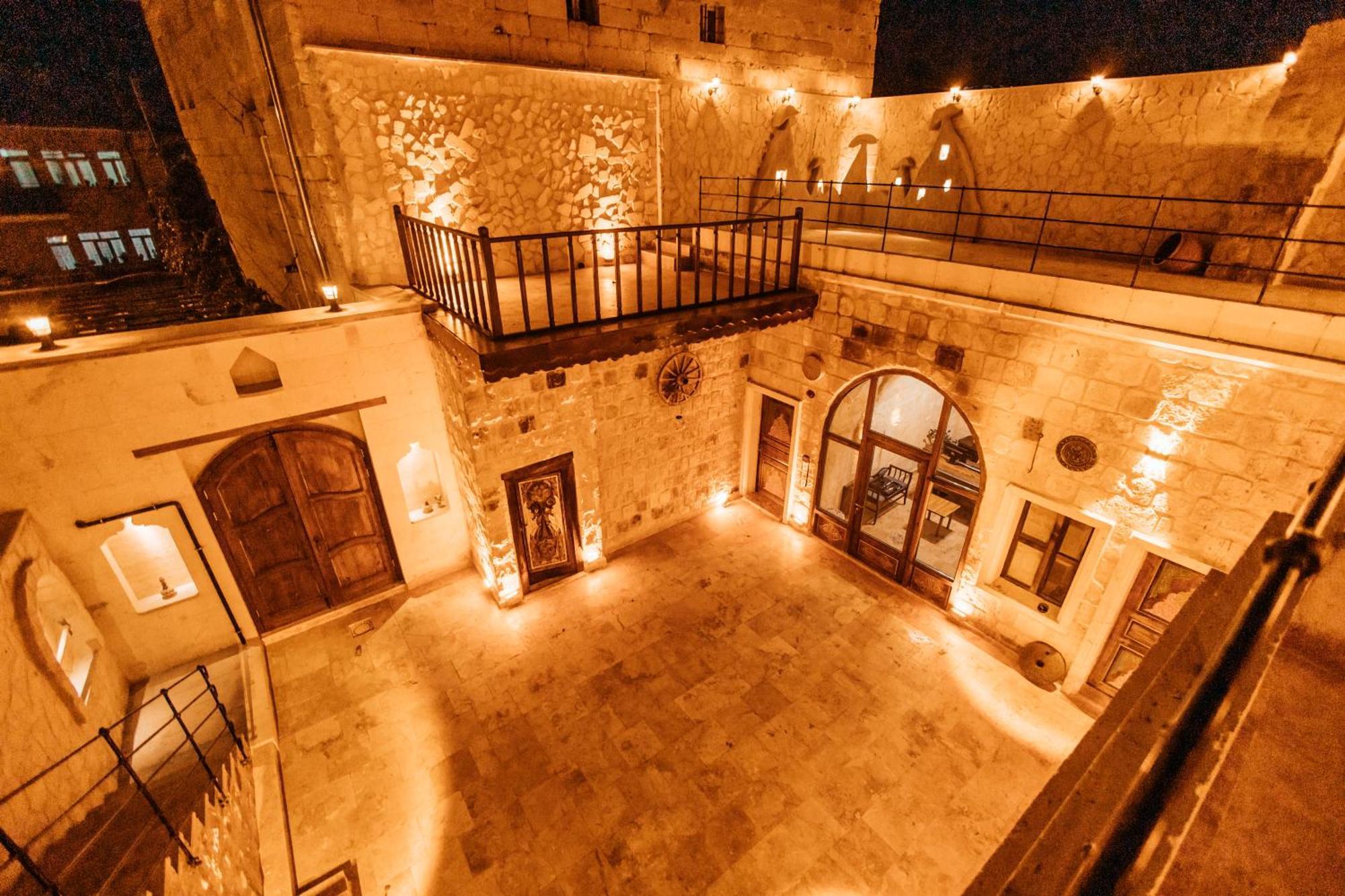 לינה וארוחת בוקר אורגופ Vanessa Cave House מראה חיצוני תמונה