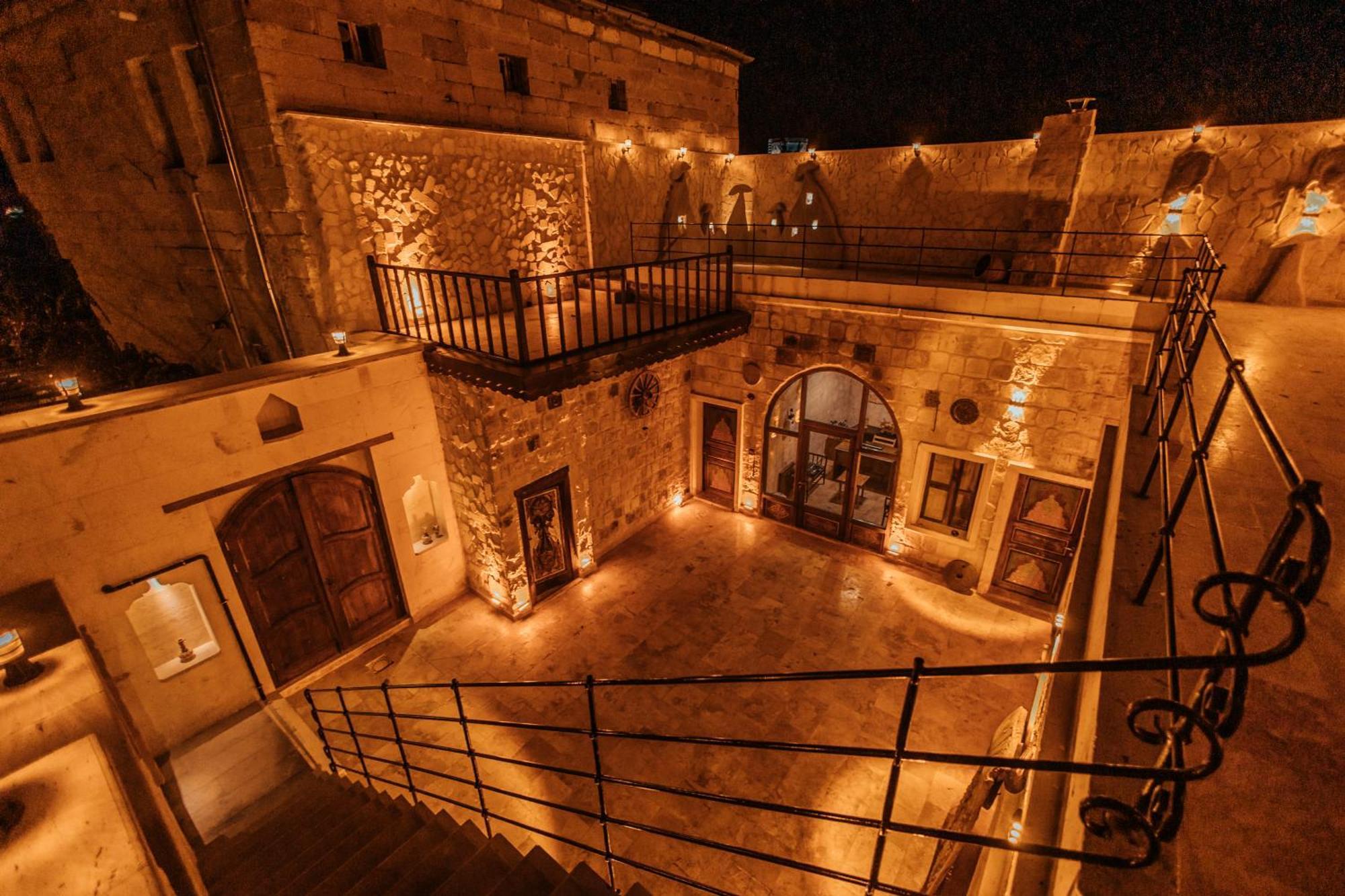 לינה וארוחת בוקר אורגופ Vanessa Cave House מראה חיצוני תמונה