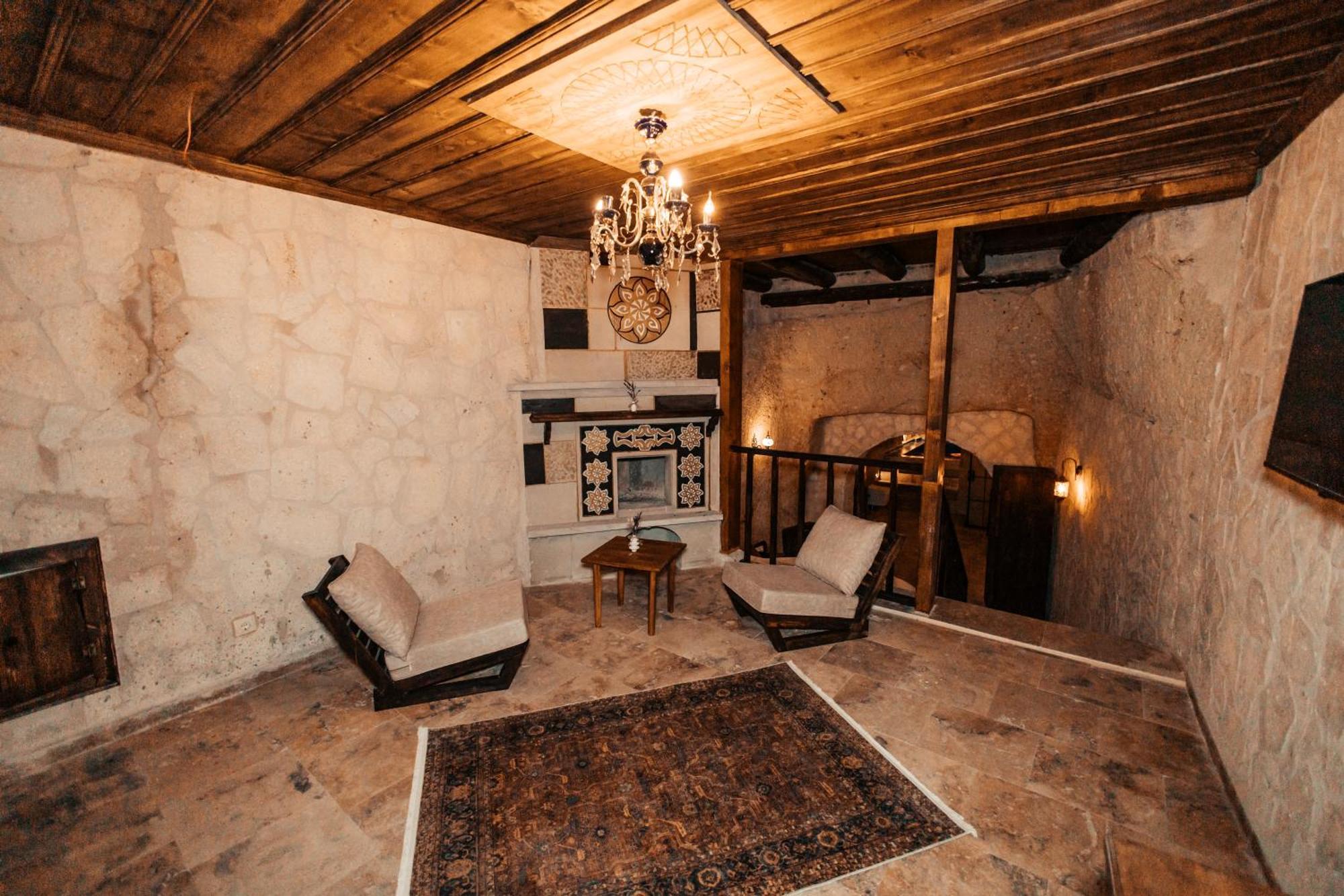 לינה וארוחת בוקר אורגופ Vanessa Cave House מראה חיצוני תמונה