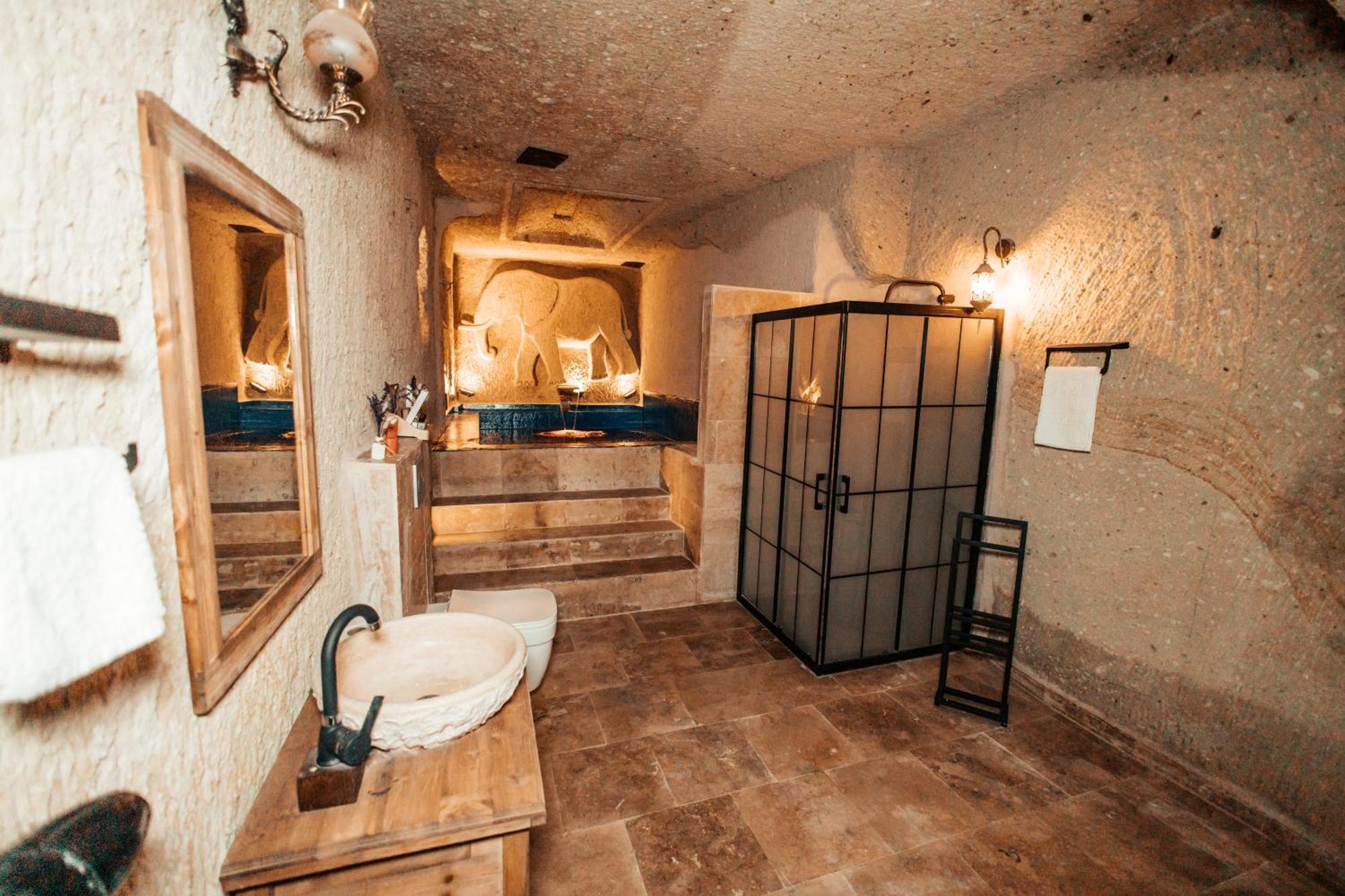לינה וארוחת בוקר אורגופ Vanessa Cave House מראה חיצוני תמונה