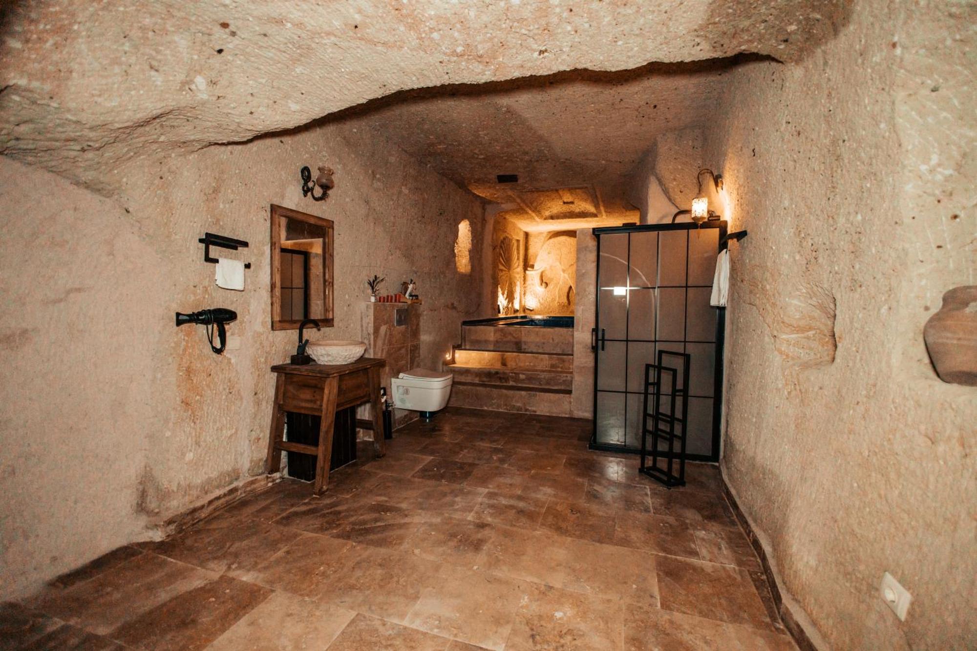 לינה וארוחת בוקר אורגופ Vanessa Cave House מראה חיצוני תמונה
