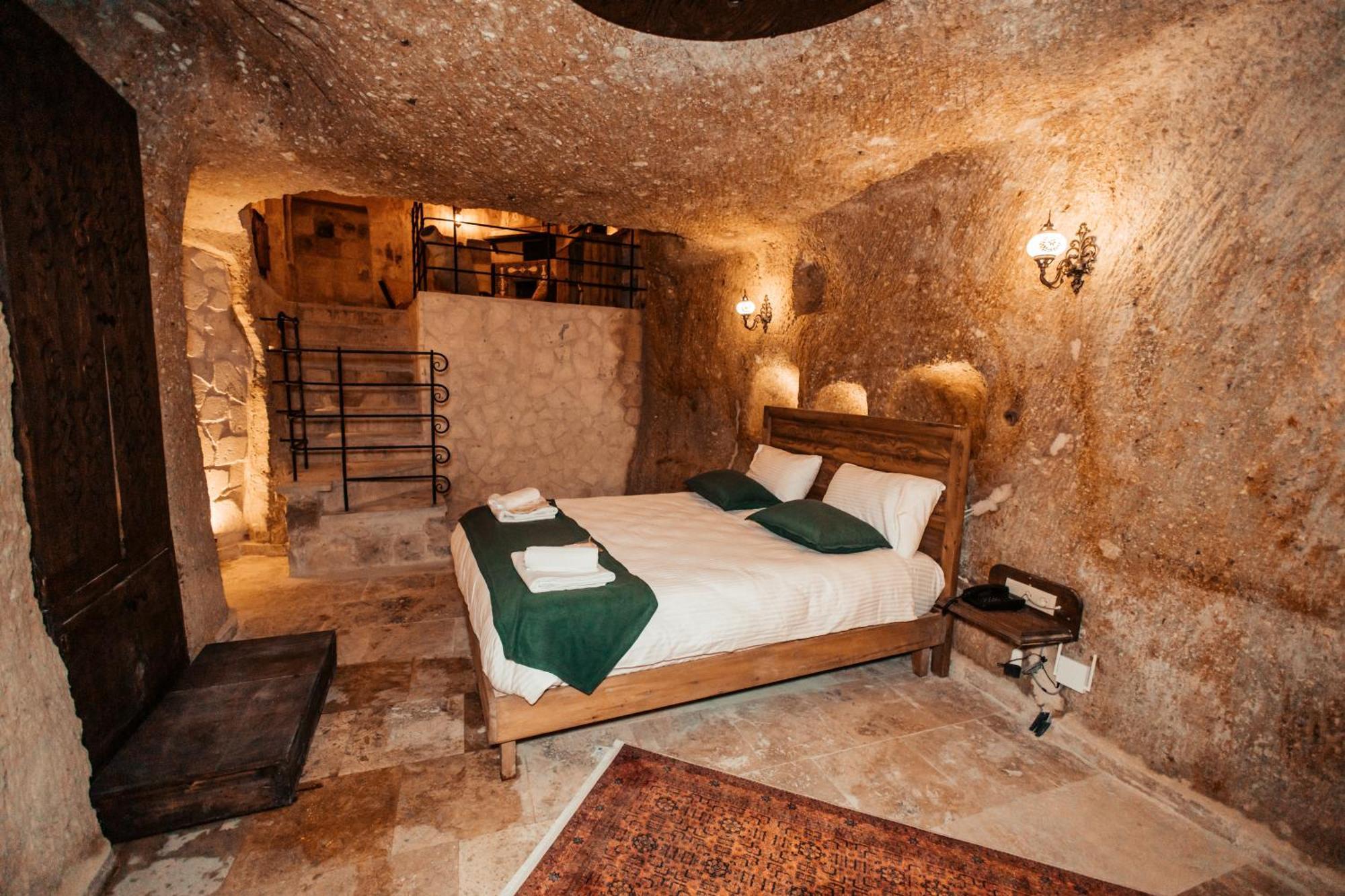לינה וארוחת בוקר אורגופ Vanessa Cave House מראה חיצוני תמונה