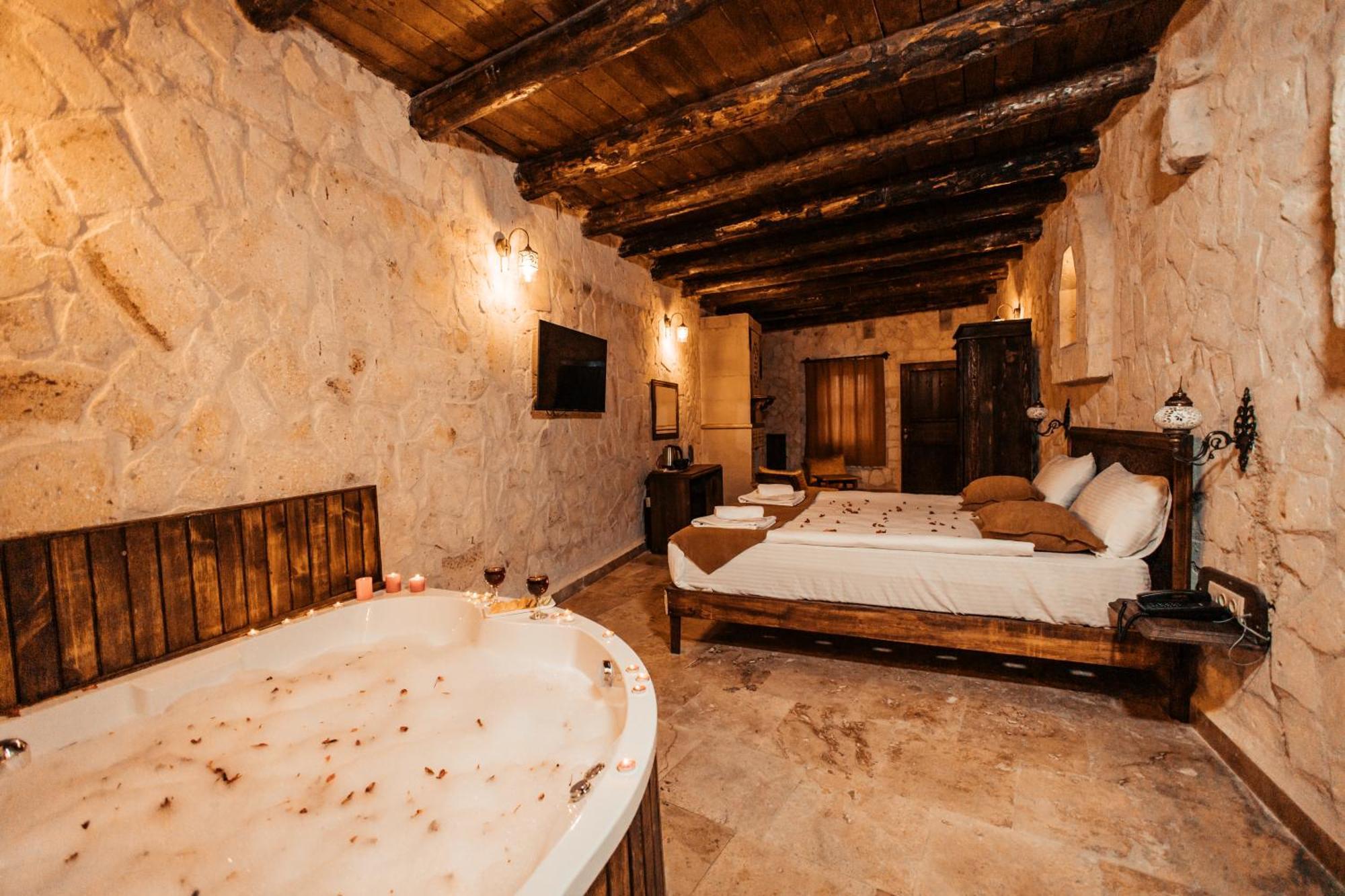 לינה וארוחת בוקר אורגופ Vanessa Cave House מראה חיצוני תמונה