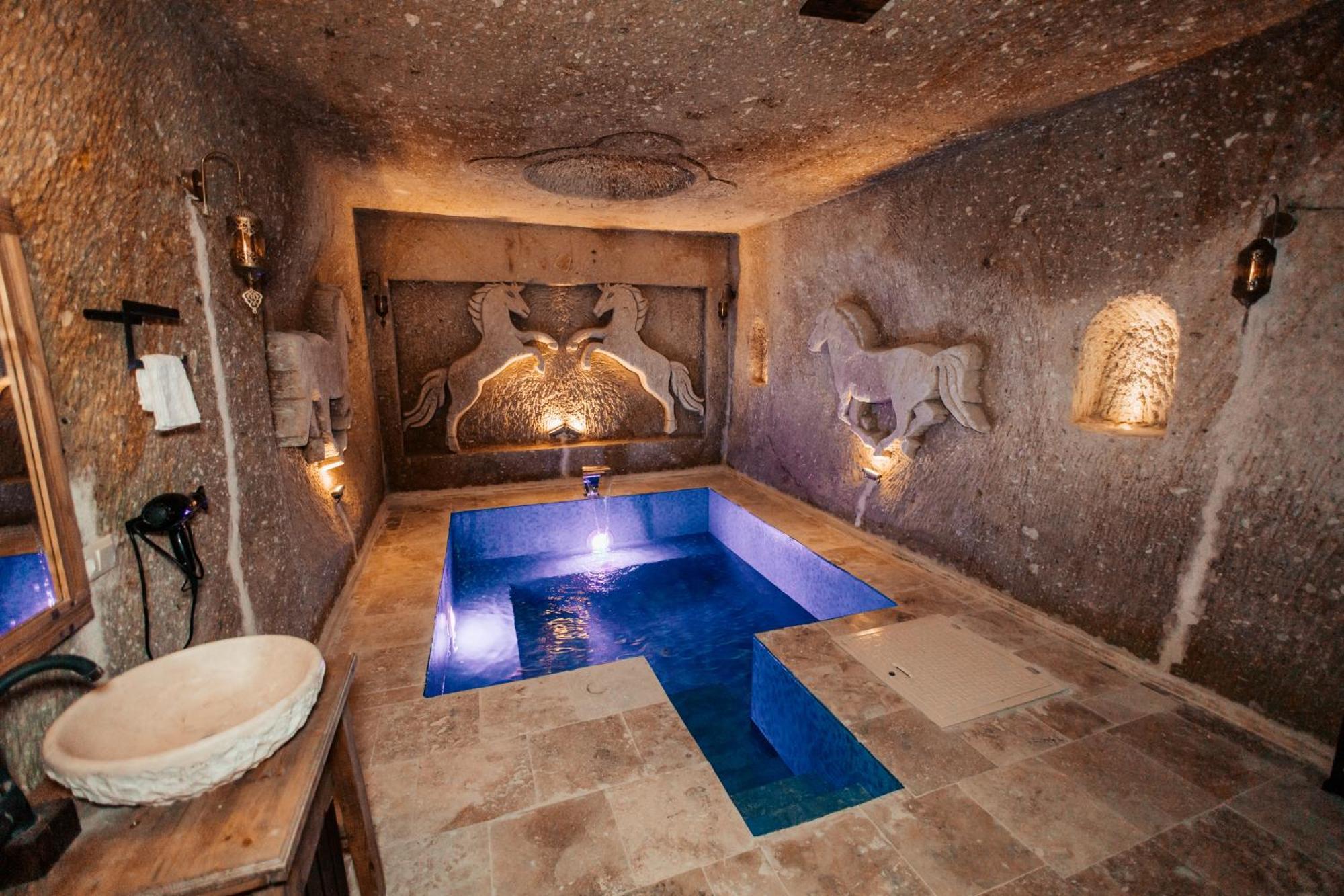 לינה וארוחת בוקר אורגופ Vanessa Cave House מראה חיצוני תמונה