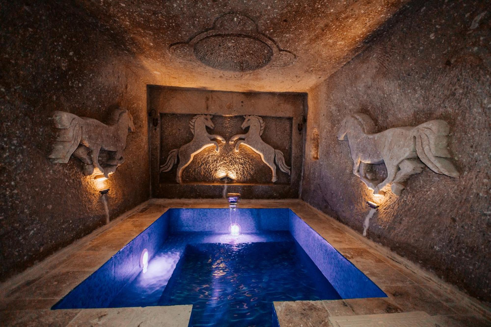 לינה וארוחת בוקר אורגופ Vanessa Cave House מראה חיצוני תמונה