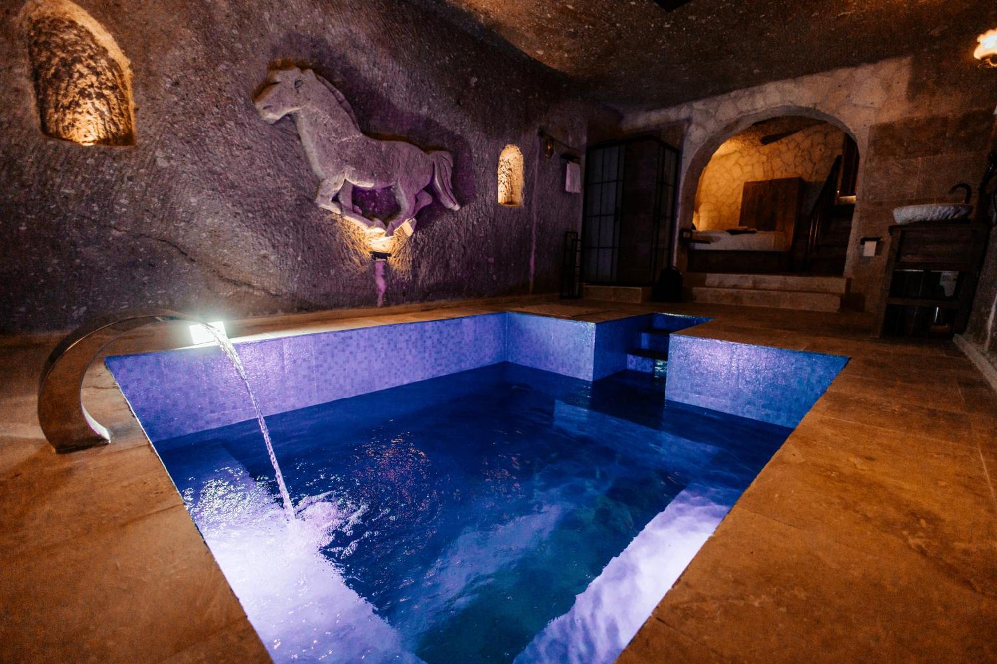 לינה וארוחת בוקר אורגופ Vanessa Cave House מראה חיצוני תמונה
